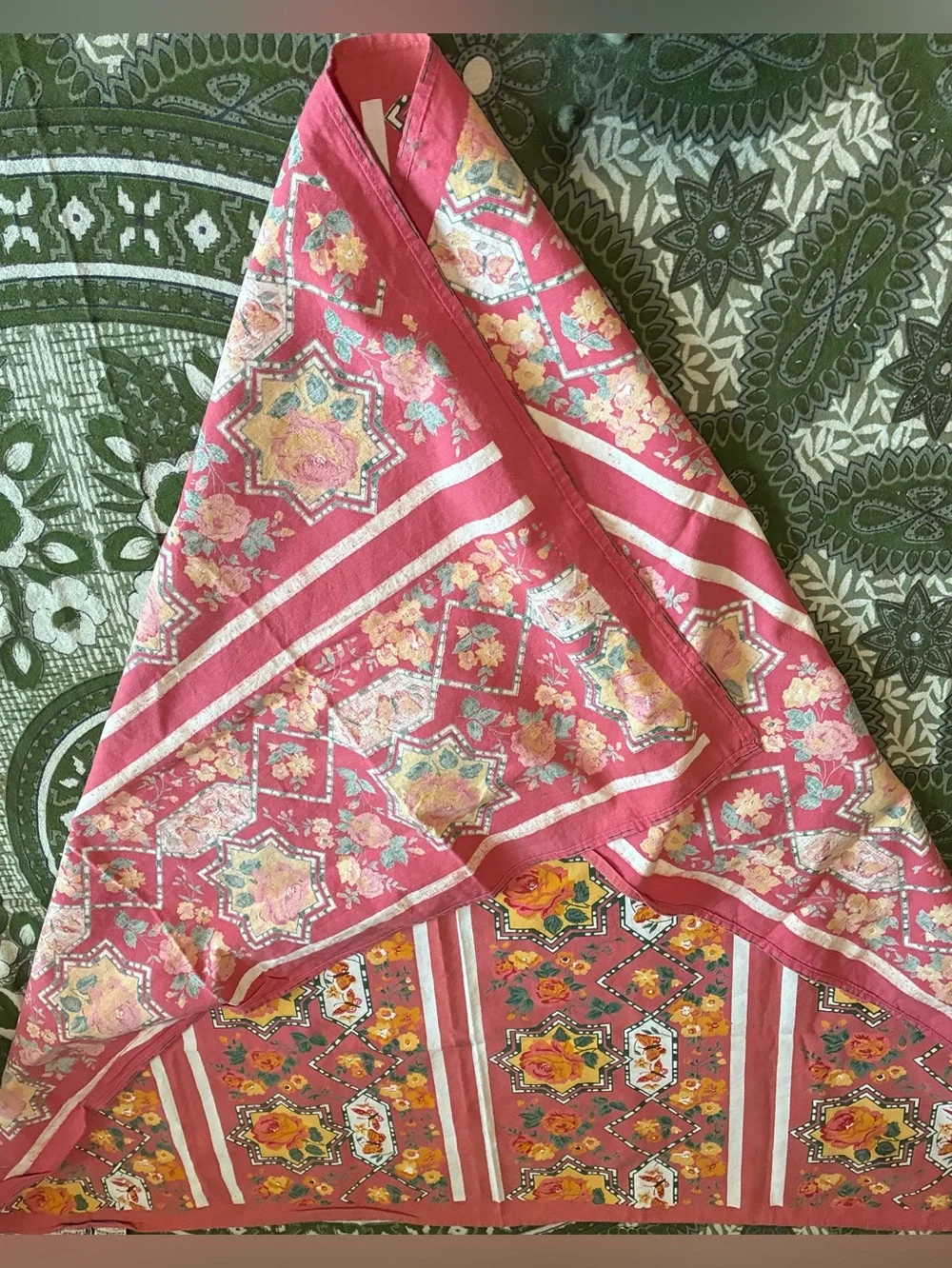 Vintage ‘93 April Cornell 36x34” Tablecloth. This vintage fabric is the 